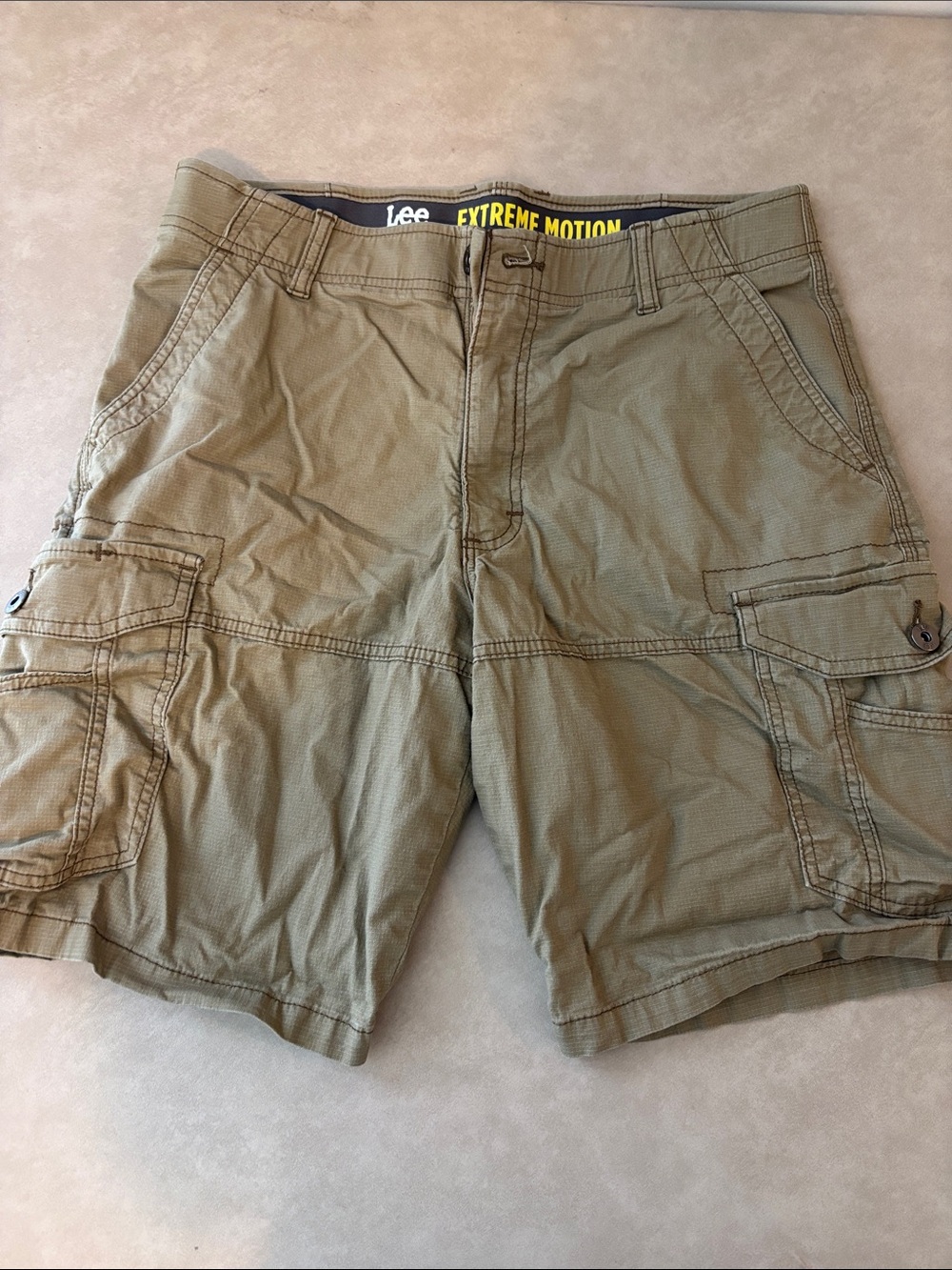 Lee Men’s Olive Green Cargo Shorts